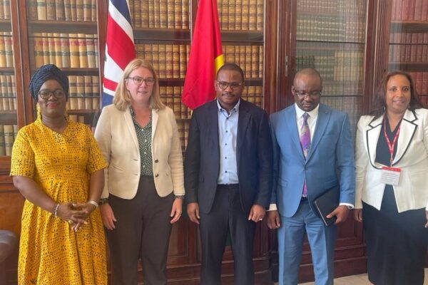 Londres : Dr Dansa Kourouma rencontre Harriet Mathews, Directrice du département Afrique et Amérique au Ministère britannique des affaires étrangères