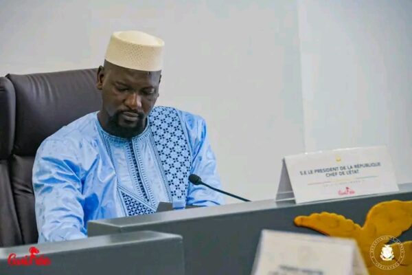 Le colonel Doumbouya invite ses ministres à ‘’faire attention à tous les actes qu’ils posent’’
