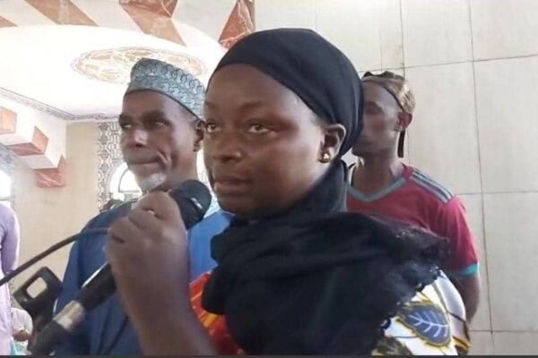 L’épouse de Roger Bamba au colonel Doumbouya : ‘’Sans justice, je ne peux pas pardonner’’